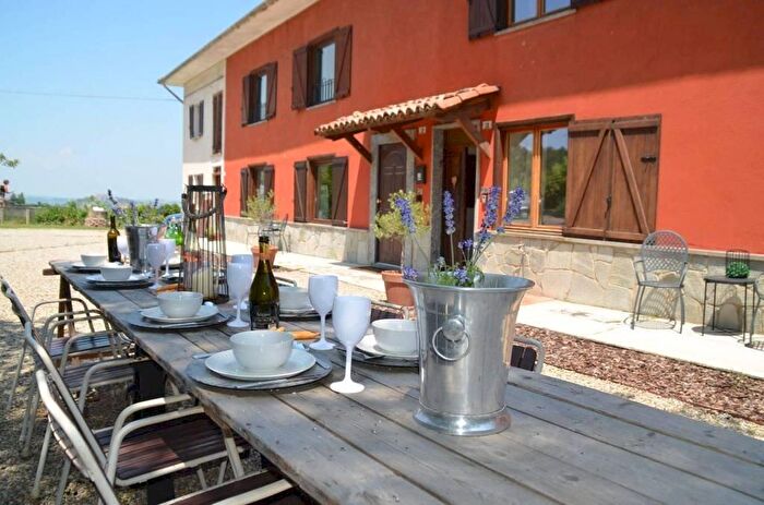 Casa con 18 locali in vendita in Frazione Bruciati, Calamandrana