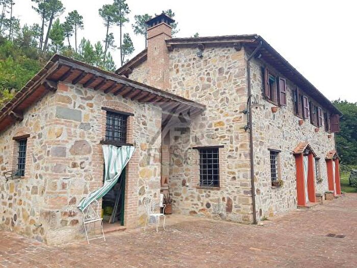 Casa con 6 locali in vendita in di Ronchi, Capannori