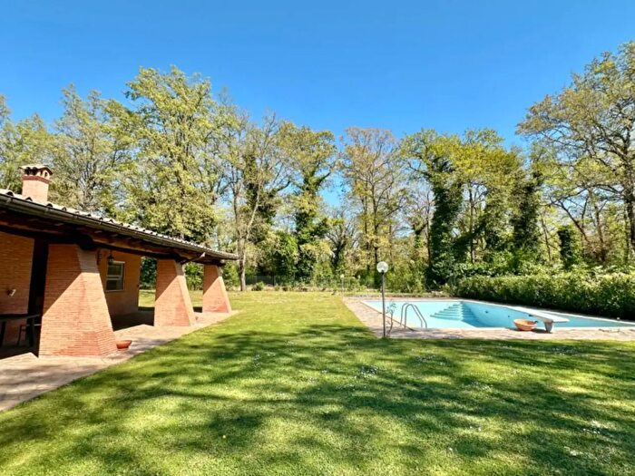 Casa con 10 locali in vendita in Largo dell' Olgiata, Roma