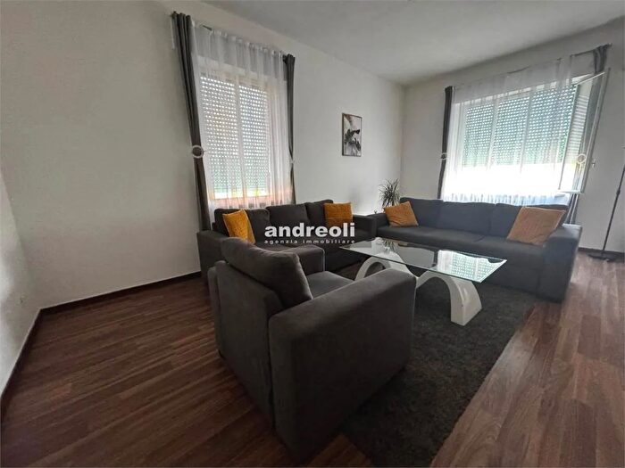 Appartamento con 8 locali in vendita in Jesi San Francesco, Jesi