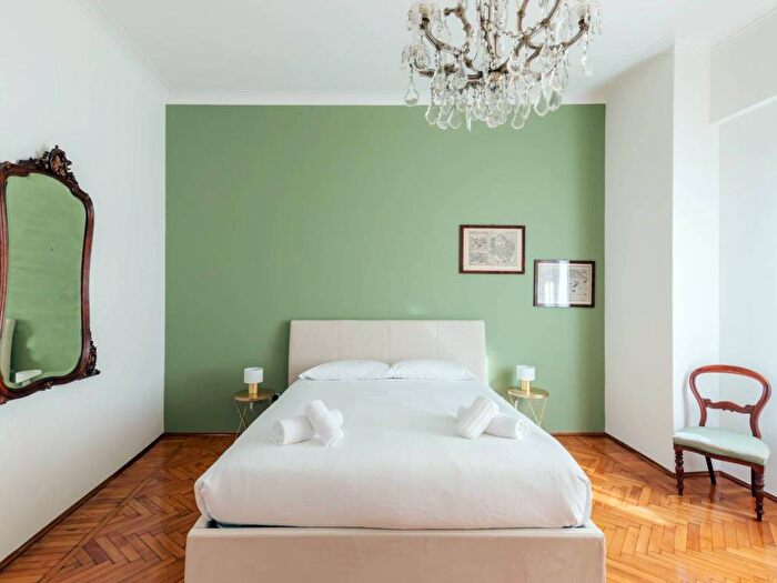 Appartamento trilocale in affitto in Via Alessandro Manzoni, Quadrilatero della Moda, Milano