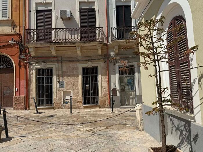 Appartamento trilocale in affitto in Brindisi