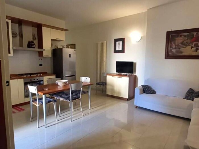 Appartamento trilocale in affitto in Via Gigliotti, Lido di Camaiore, Camaiore