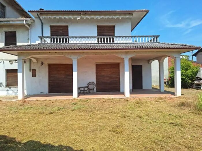 Casa con 6 locali in vendita in Via Giuseppe Mazzini, Garlasco