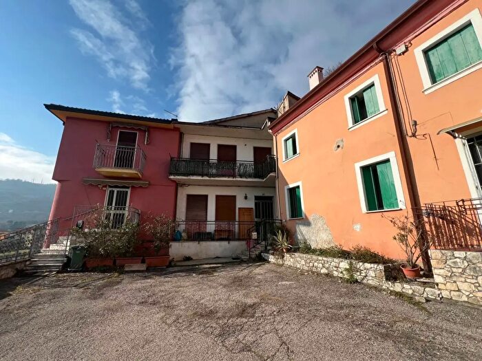 Casa con 7 locali in vendita in Montorso Vicentino