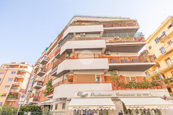 Appartamento bilocale in vendita in Via della Farnesina, Roma