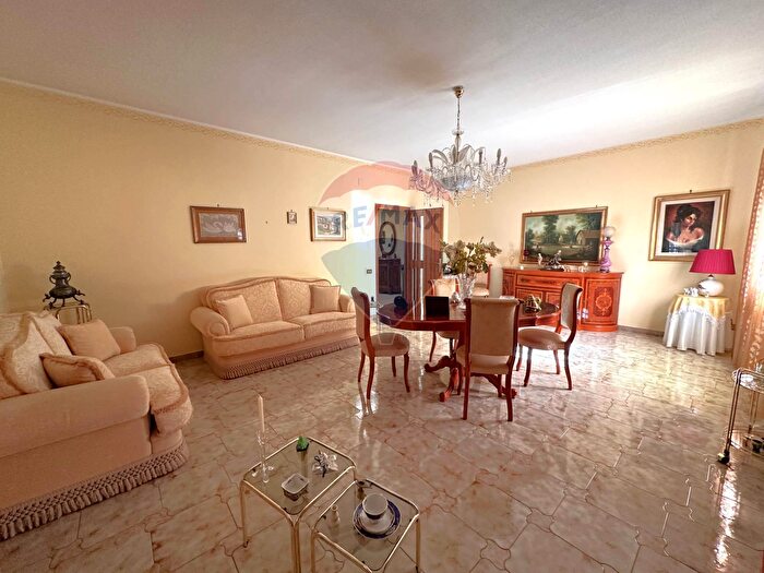 Appartamento con 5 locali in vendita in Via SantAgata, Villabate