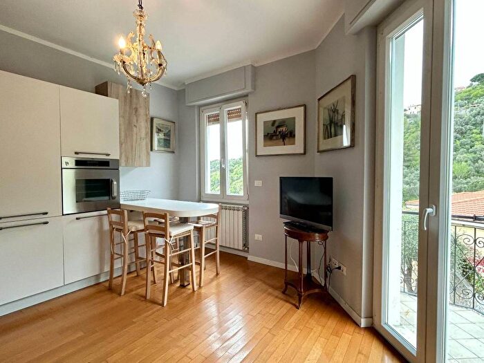 Appartamento trilocale in affitto in Via Filippo Airaldi, Moglio, Alassio