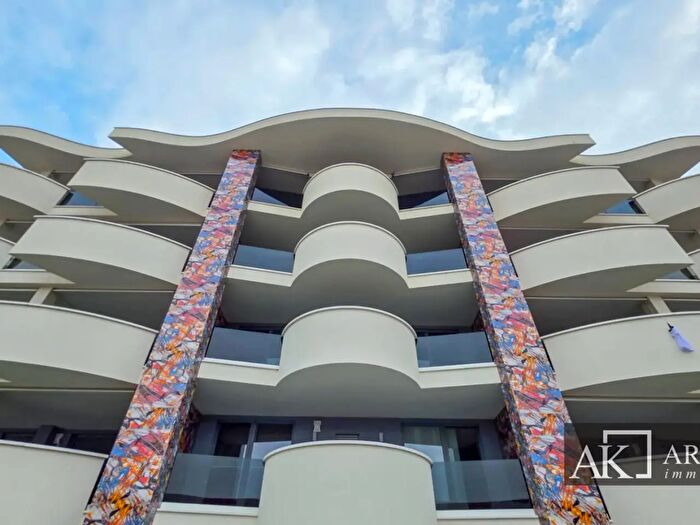 Appartamento trilocale in vendita in Via Monte San Gabriele, Novara