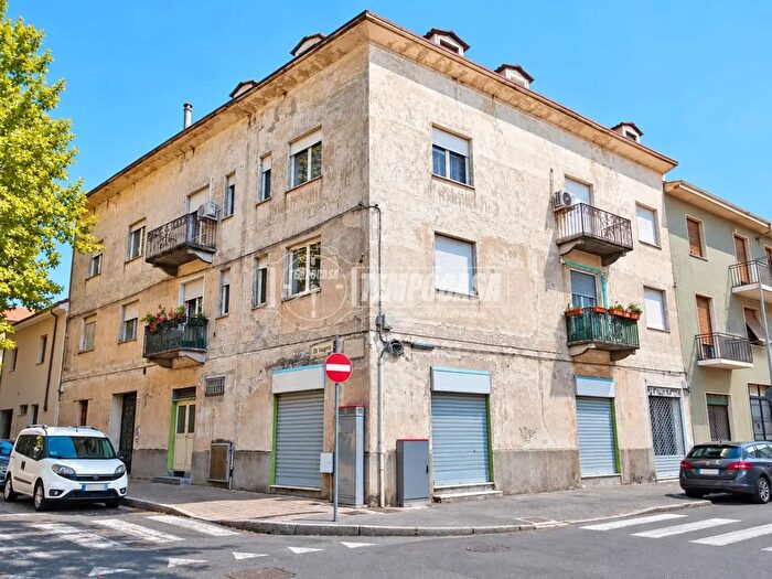 Appartamento con 5 locali in vendita in Novara