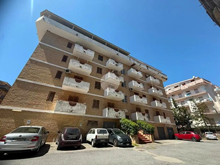 Appartamento trilocale in vendita in Via Cotura, Scalea
