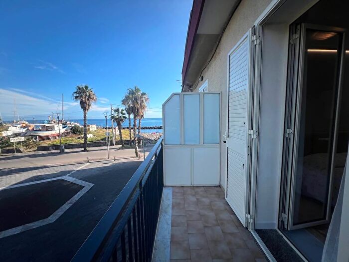 Casa bilocale in vendita in Via Diodoro Siculo Riposto, Riposto