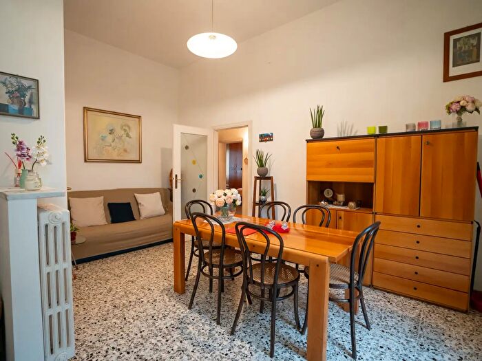 Appartamento con 5 locali in vendita in Via del Volontario, Rimini