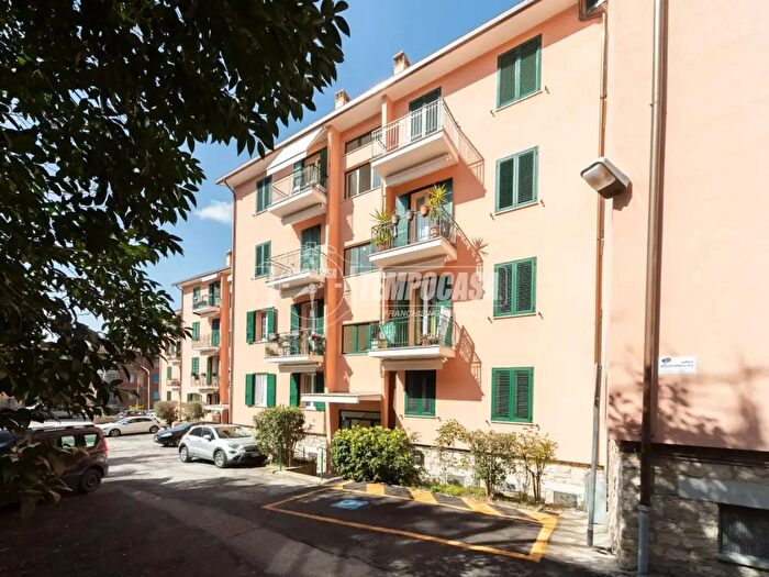 Appartamento trilocale in vendita in Via Caprera, Perugia