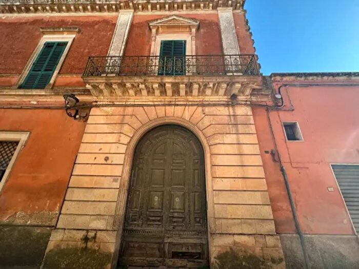 Casa con 6 locali in vendita in Via Vittorio Veneto, Tiggiano
