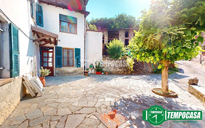 Casa con 5 locali in vendita in Casale Valle Cochi, Silvano DOrba