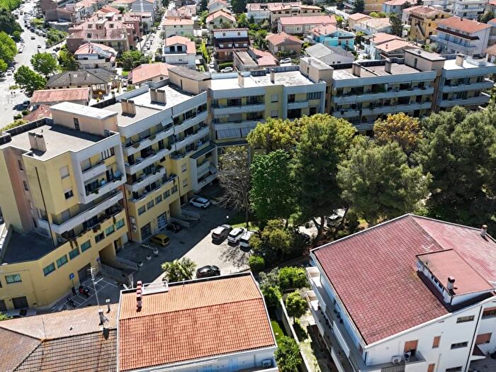 Appartamento quadrilocale in vendita in Via Monte Faito, Ospedale, Pescara