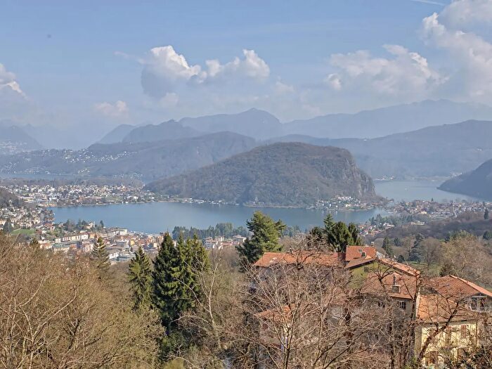 Casa con 8 locali in vendita in Via Viconago, Cadegliano Viconago