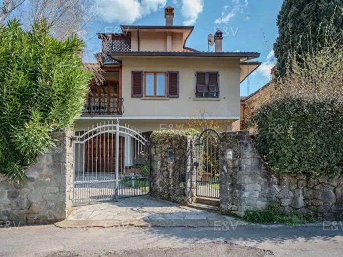 Casa con 6 locali in vendita in Località Benevento, Subbiano