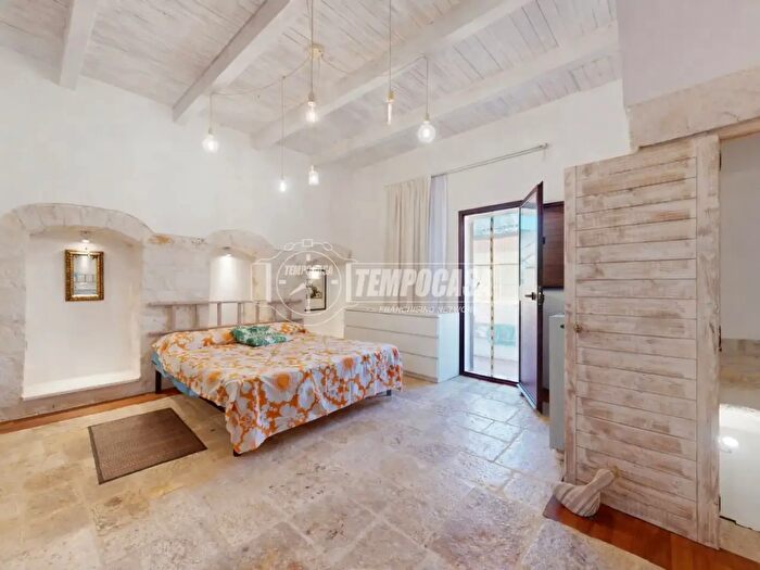 Casa trilocale in vendita in Via Lezzi, Turi