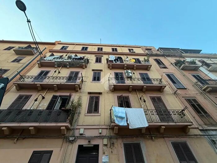 Appartamento con 5 locali in vendita in Via Carlo Pisacane, Palermo