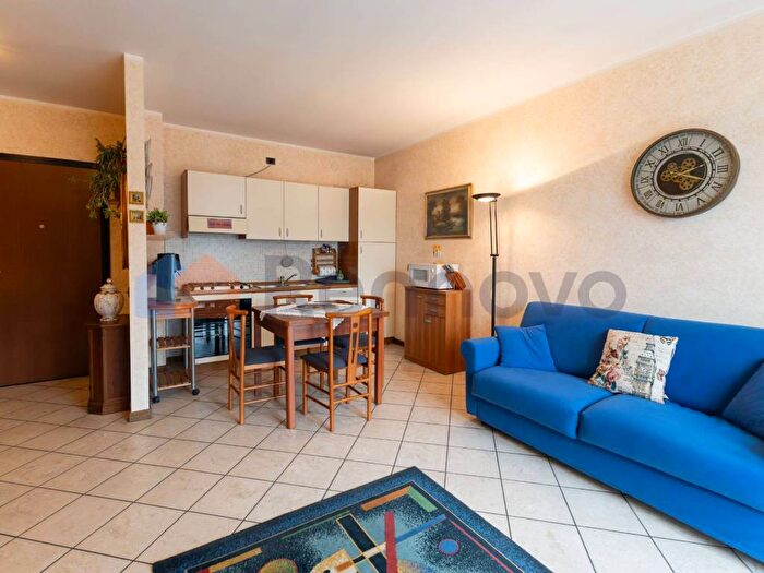 Appartamento bilocale in affitto in Via Tevere, Villa Guardia