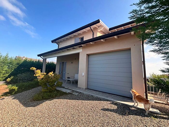 Casa con 5 locali in vendita in Guastoni, Montu Beccaria