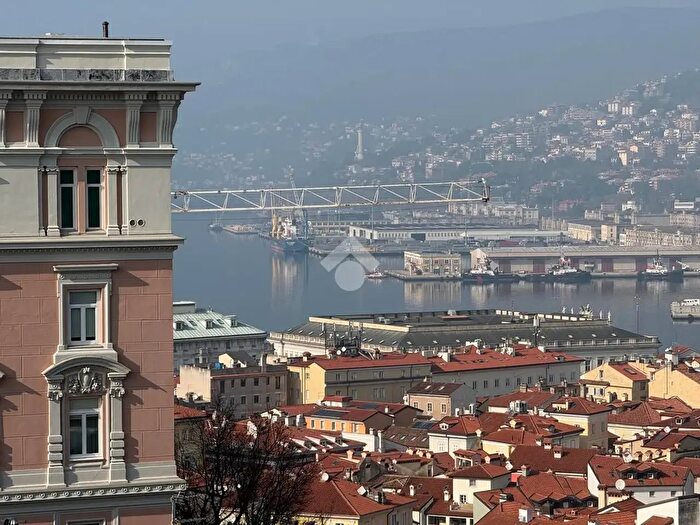 Appartamento trilocale in vendita in Via S Vito, Trieste