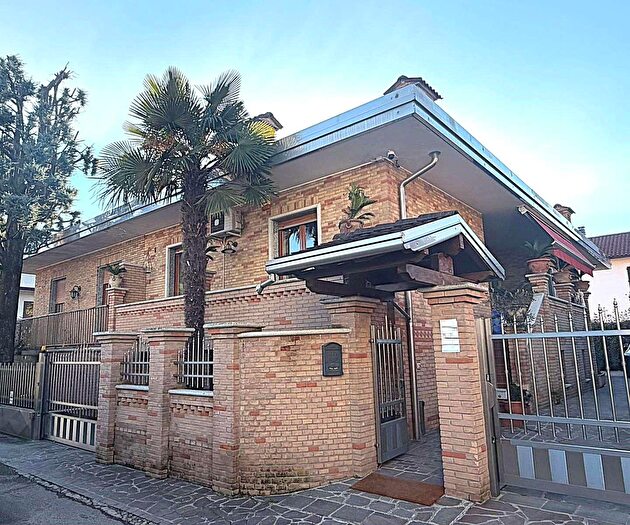 Casa trilocale in vendita in Limbiate