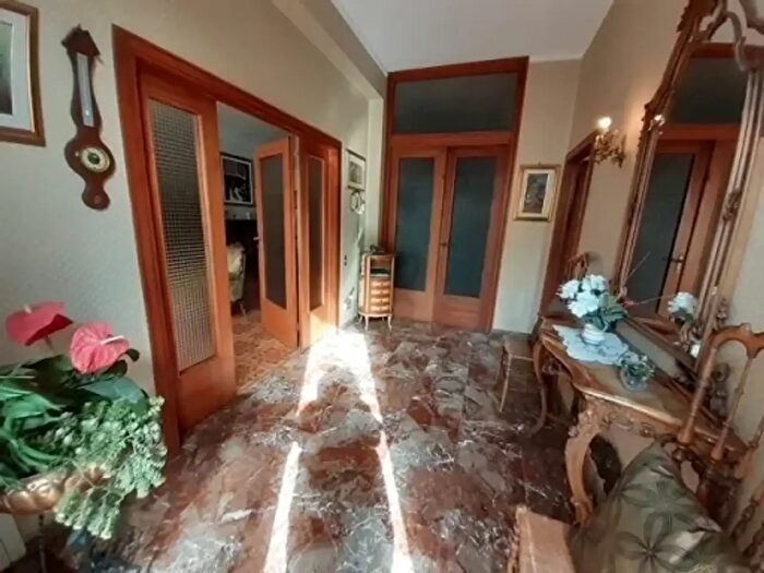 Appartamento con 6 locali in vendita in Empoli