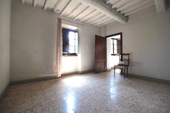 Appartamento con 5 locali in vendita in Via Barrozzaia, Bagni Di Lucca