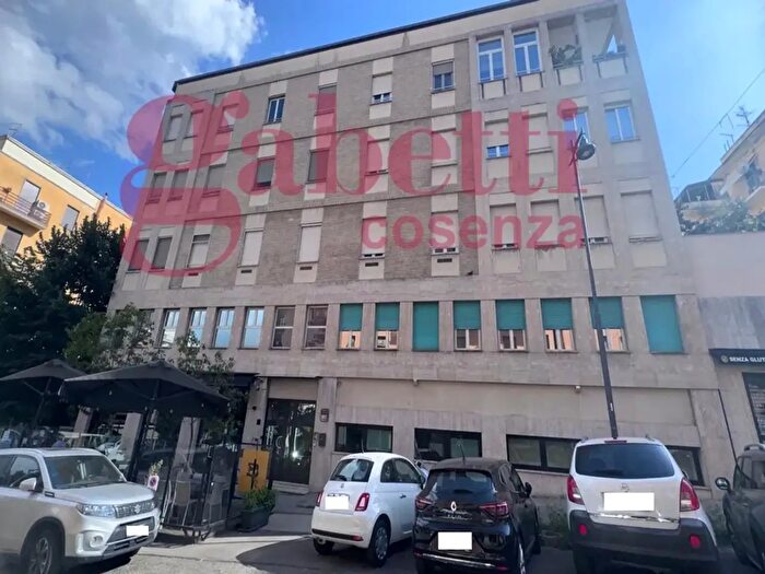 Appartamento trilocale in vendita in Cosenza Via Arabia, Cosenza
