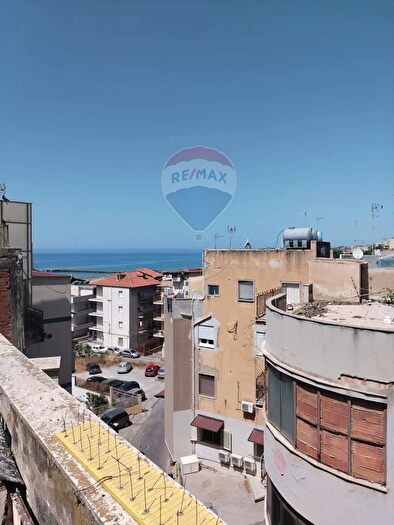 Appartamento trilocale in vendita in Via Giosuè Carducci, Gela