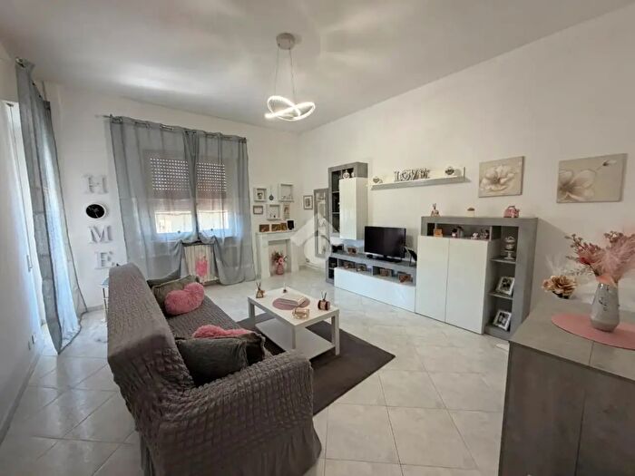 Appartamento trilocale in vendita in Via Concettina Ghiro, Bari