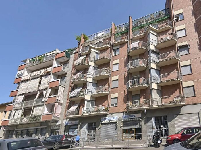Appartamento bilocale in vendita in Via Montanaro, Torino