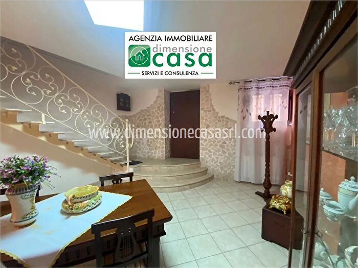 Casa con 6 locali in vendita in Via Palermo, San Cataldo