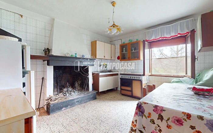 Casa trilocale in vendita in Via I Marchiani, Pavullo Nel Frignano