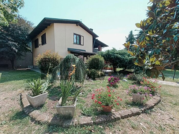 Casa con 5 locali in vendita in Airasca