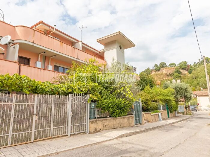 Appartamento trilocale in vendita in Via del Campo Sportivo, Riano