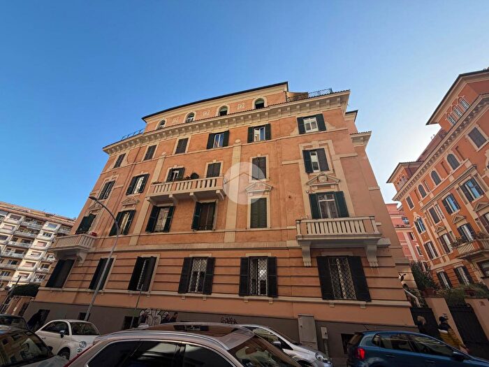 Appartamento quadrilocale in vendita in Via di Ponziano, Roma