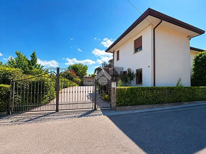 Casa con 7 locali in vendita in Via Boligo, Campolongo Maggiore