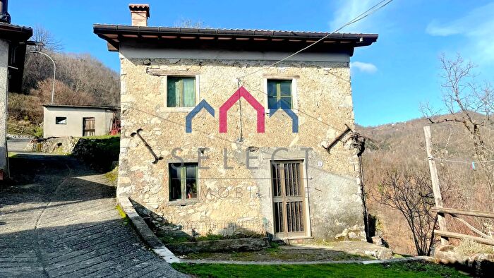 Casa bilocale in vendita in Porciglie di Fondo, Castelnuovo Di Garfagnana