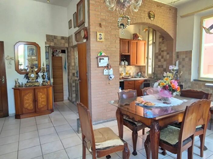 Appartamento trilocale in vendita in Via Cesare Costa, Modena