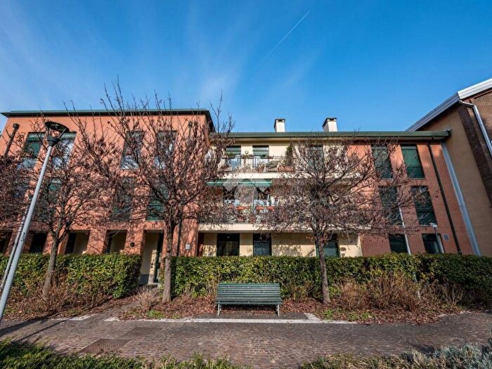 Appartamento bilocale in affitto in ALZAIA NAVIGLIO PAVESE, Navigli Darsena, Milano