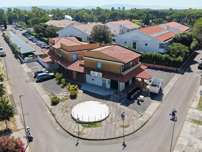 Casa bilocale in vendita in Cecina