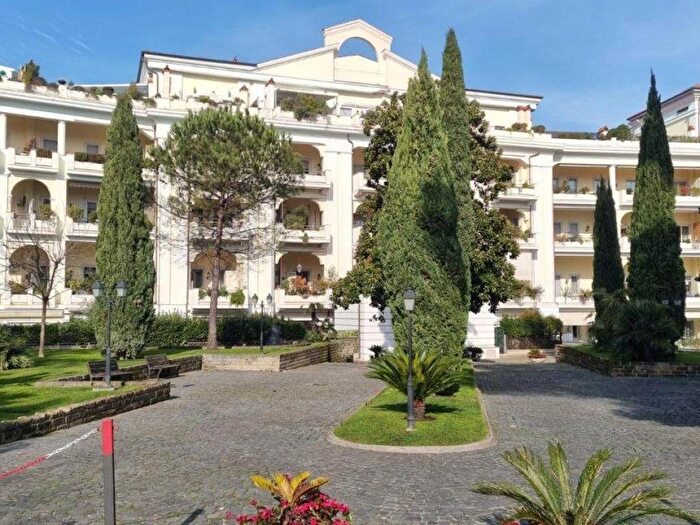 Appartamento bilocale in affitto in Via Girolamo Nisio, Cortina d'Ampezzo, Roma