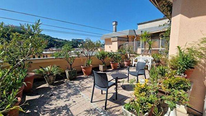 Appartamento con 6 locali in affitto in VIA BOLZANETO, Bolzaneto, Genova