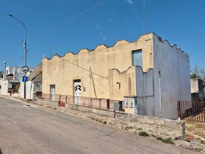Casa con 6 locali in vendita in Via della Libertà, Cisternino