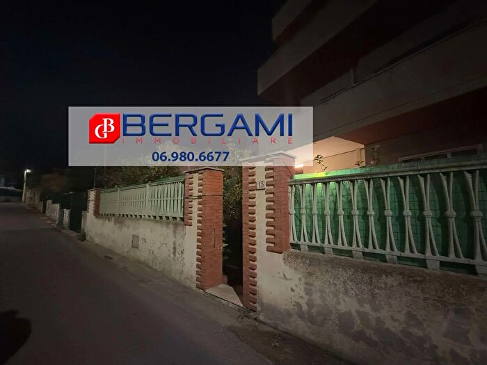 Appartamento con 5 locali in vendita in Via Andreina, Anzio