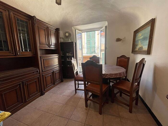 Appartamento trilocale in affitto in Via Colombo, Centro, Noli